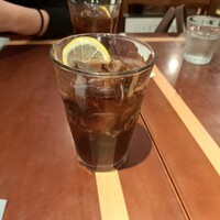 マーケットレストラン AGIO ルミネ横浜店 - テーブルの上の、私と友人のコーラです。