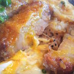 アルバトロス - 下ごしらえでトンカツに黒胡椒を効かせてるんですね。