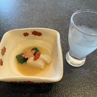 和処 よしの - 柚子の食前酢もスッキリ甘酸っぱくて美味しい