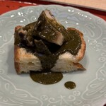 道後 海舟 - 六品目　大鮑の煮凝り　ANAORI釜で6時間蒸し。一切調味料を使わずに鮑(と肝)だけの味付けと。全く信じられないくらいの旨味でした。そのままの味ってほんと嫌味がないですね。パンとの相性が良過ぎました