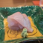 鎌倉 北じま - 天然かんぱち。さかな人長谷川さんから仕入れた魚です。もっちりとした弾力と、湧き水のようにさらさらと清らかな脂を感じます。