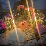 鎌倉 北じま - グレープフルーツゼリー。苦みが柔らかく爽やかさ満載のグレープフルーツゼリー。下のパパイアの自然な甘みを相乗させたり、蕪のマリネで甘みを引き締めたりと、巧みな使い技です。