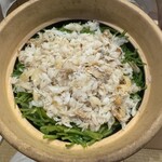 道後 海舟 - 九品目　白甘鯛とピーマンの土鍋ご飯　店内ピーマンの香りに埋め尽くされてましたが、この土鍋ご飯も、こちらの名物だそうです。シンプルに全てが美味しくて朝どれピーマンのシャキシャキ感と香りが良いアクセントに