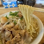 さんまらーめん 立盛 - 相棒からウズラの卵もらいました（笑）