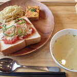 トーコーキッチン - ピザトースト キッシュ、スパサラダ、スープ