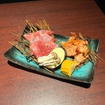 焼肉きたじま - 和牛カルビ(A5ランク)とガリ(牛の喉軟骨)です(o^^o)