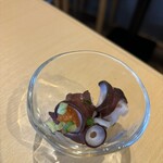 おさかな食堂 まーちゃん - お通し・200円、吸盤ぷりっぷり