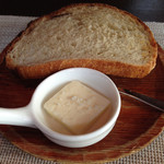 ビストロチカラ - ランチ 自家製全粒粉パン