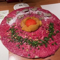 赤坂 金舌 - トリュフと淡雪塩のプラチナユッケ