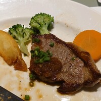 SATSUKI  - 牛サ―ロインステ―キ　撮影忘れ食べかけて失礼します　和牛だそうです