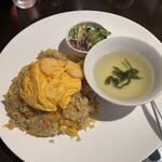 Red Lantern - ふんわりエビ玉炒飯