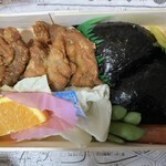 むすびのむさし - 若鶏むすび