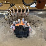 柳家 - 到着に合わせて鮎がじっくり焼かれています♪