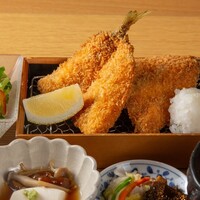 港直送アジフライでごはん