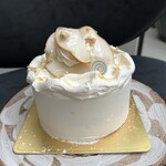 パティスリー リョーコ - 洋梨は甘酸っぱくて香りが良い