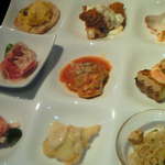 カフェ・レスト・バー・ドドド - Q彩ランチ（９種類のデリ）