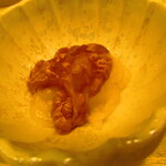 鮨処 凜 - 大将おまかせ　１５０００円（税込）　一品料理-１　富山県産白海老と酒盗かけ【２０２４年９月】