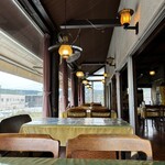 レストランまるほん - 昭和レトロな店内