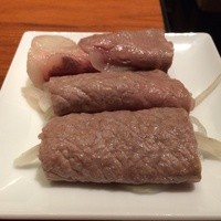 神戸プレジール 本店 - 店員さんが巻いてくれます