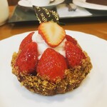 洋菓子のサフラン 寺田町店 - イチゴタルト