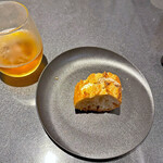 Japanese Soba Noodles 蔦 - バケットにチャーシューから作ったペーストとクリームチーズを添えたもの