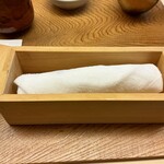 鮨おばな - おしぼり