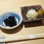 鮨 かぐら - 箸休め（ガリ・昆布）