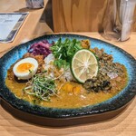 スパイスカレー高丸 - 食べてる途中でテイクアウトしといてよかったわあと思うし、帰路もタカマルの話ばっかだし、わたくしおかしいんでしょうか