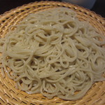 もりそば（６００円）写真では分かりにくいかもしれませんが、すごく小さいですよ～。