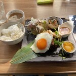 カフェ ド マザーズ - 料理写真:お出汁で食べるとろーりたまごときのこハンバーグ1,500円