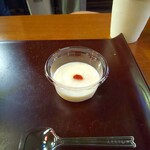 担担麺や 天秤 - 杏仁豆腐