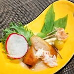 創作四川料理 廣明 - 自家製エビ春巻き 高麗人参スプラウト 食用ほうずき