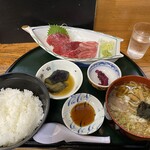 食事処日の出 - マグロ脳天セット