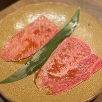うしごろ 貫 五反田店 - クラシタのすき焼き（極上）とザブトンのすき焼き