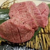 極みのたんステーキ