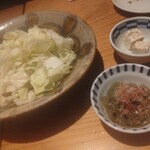 焼きとりの　とりこ - 小鉢＆キャベツ