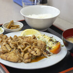 食堂 愛津屋 - 豚生姜焼きライス（1,300円）。
