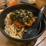 ホルモン青木 - ビビン麺