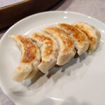 清香園 - 餃子、肉と野菜がぎっしりで重い！味も最高！