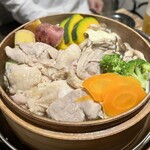 おでんと焼き鳥 匠 - 鶏の彩蒸籠蒸