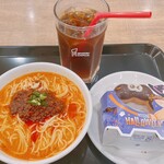ミスタードーナツ - 料理写真:四川担々麺 605円
Bセット 234円 カフェインレスアイスコーヒー