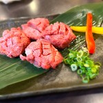 黒毛和牛とタンとハラミ 焼肉じゅんちゃん - 名物 厚タン
この歯触りがたまりません