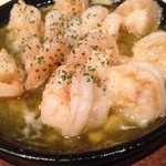 ラップンロール グリルアンドカフェ - プリプリエビのアヒージョ