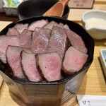 牛たん けやき - 2024.10.6(日) (2回目の訪問 撮影者:主人）
      3種類の牛たん
      （前回とは違い、メニューの名前と、説明の
      書き方が少し変わり、内容は櫃まぶし用に厳選した
      3種類の牛たん）