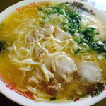 友泉亭 - 大盛りラーメン550円