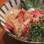 魚虎 - 白身、鮪、鯖などの漬けを、ほかほかご飯に