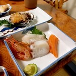 お宿 お食事処 鱗晃荘 - 本日のお刺身(平目/活蛸/縞海老/サーモン)