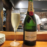 魚虎 - モエ・エ・シャンドン(白) 9900円