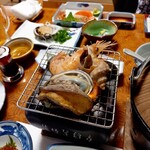 お宿 お食事処 鱗晃荘 - 活あわび踊り焼 ボタン海老 青つぶ