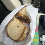 KATZ'S DELICATESSEN - 